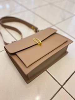 (Category: ) located in . Submitted by purl_concept (Listing ID 1225938421, Image 1). Description: .