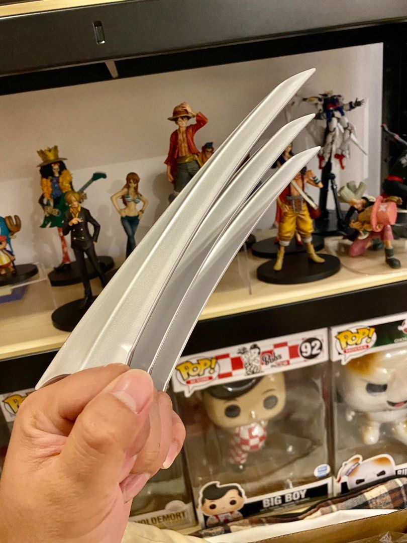 LIFE-SIZE WOLVERINE CLAW (HARD PLASTIC) (Category: Figurines & Statues) located in Makati City. Submitted by richardknows (Listing ID 1226095114, Image 3). Description: LIFE-SIZE WOLVERINE CLAW REPLICA 1:1 SCALE ABS MATERIAL/ HARD PLASTIC SAN PEDRO LAGUNA.