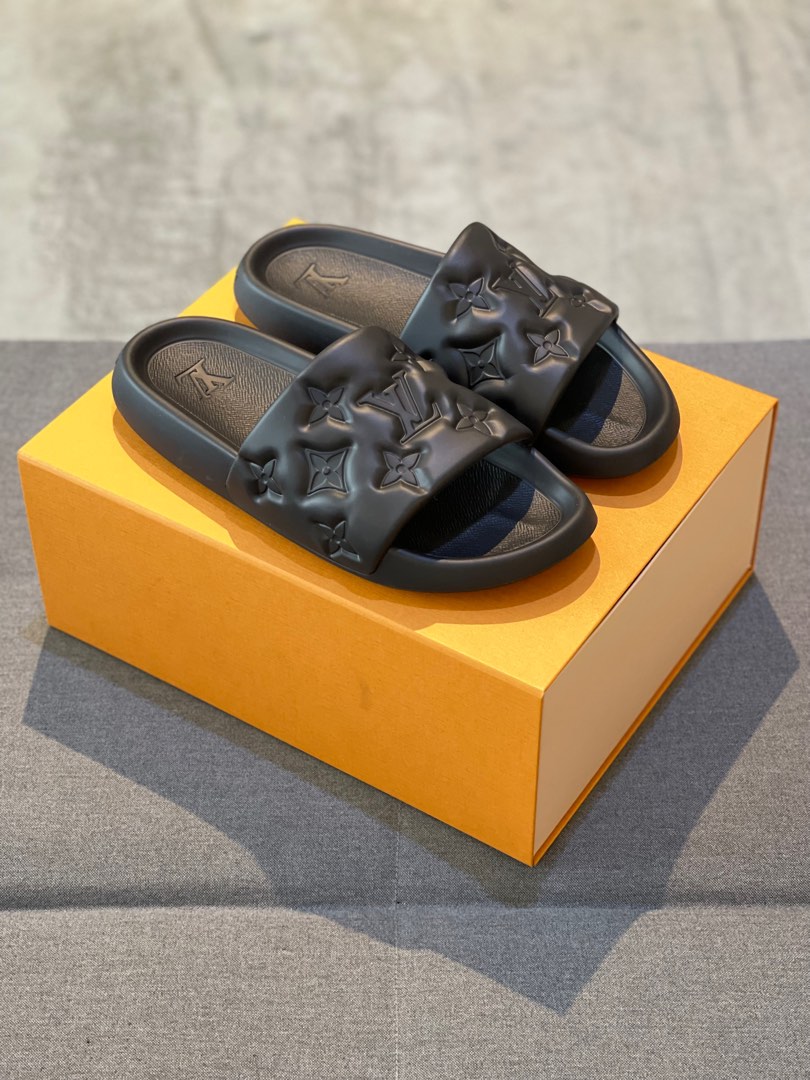 Brand New Louis Vuitton Waterfront Mule Mens. Louis Vuitton Slipper Slides  Mens PRE ORDER🔥, Men's Fashion, Footwear, Slippers & Slides on Carousell