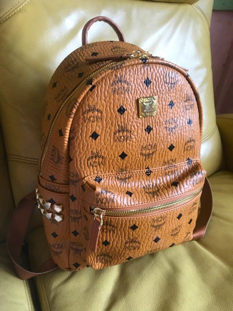 Mcm backpack size m discount