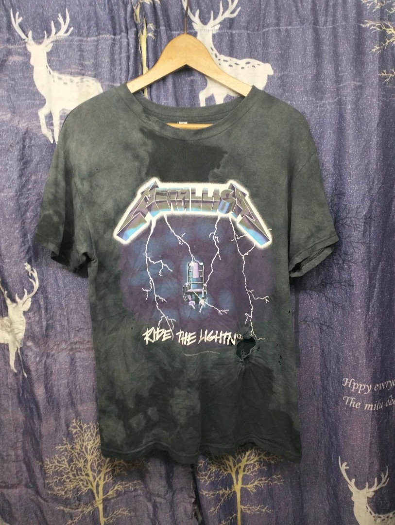 METALLICA THUNDER, Men's Fashion, Activewear on Carousell