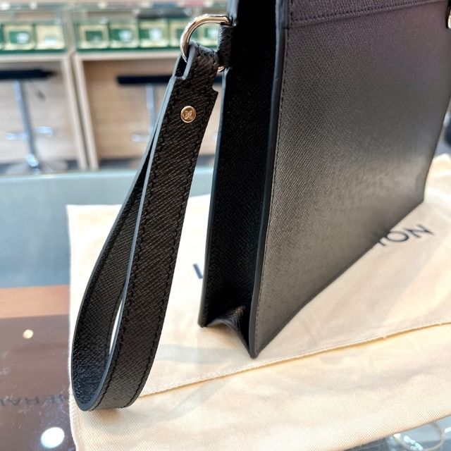 SOLD** NEW - LV Taiga Leather Standing Pouch Black (NFC), Luxury