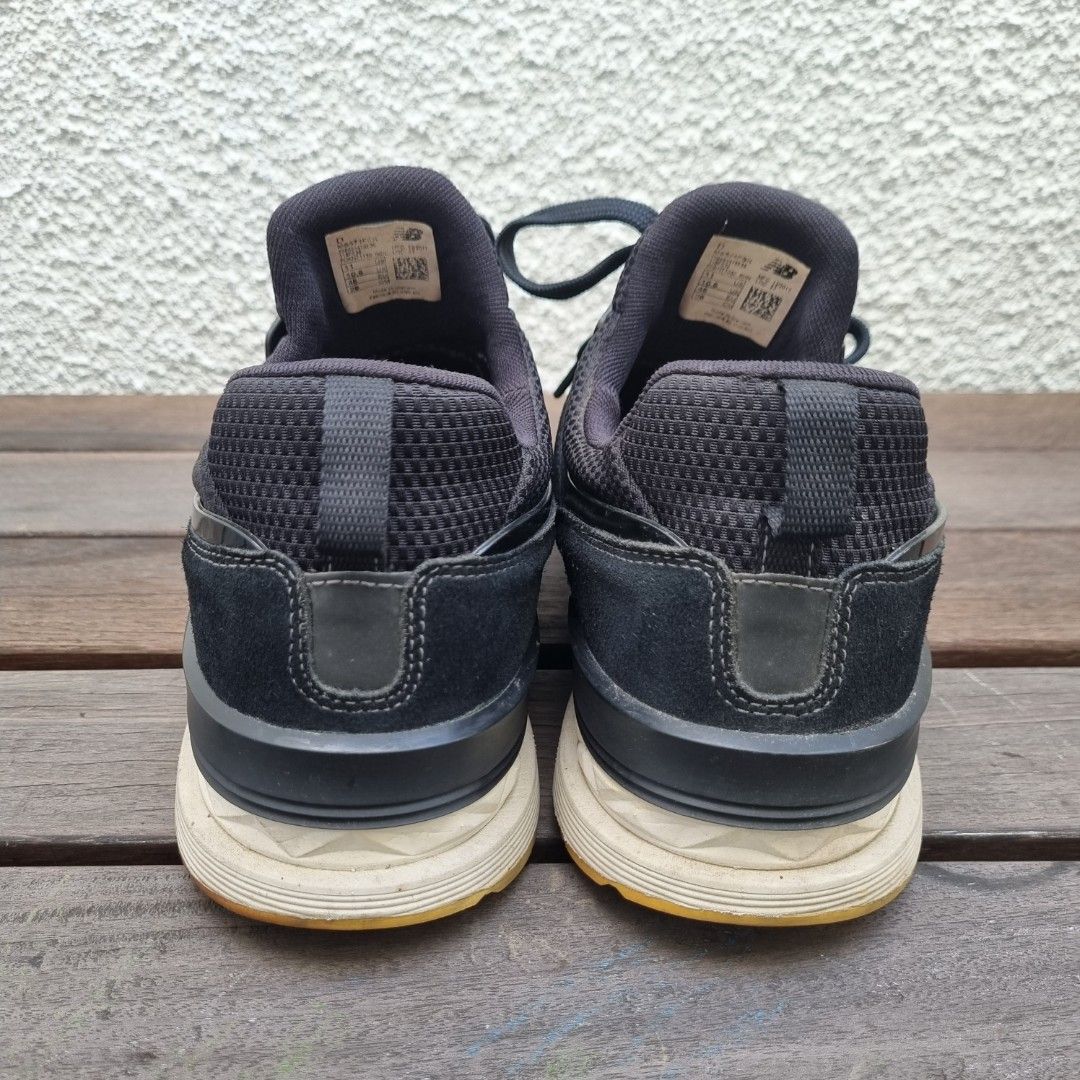 New balance 574 black Fesyen Pria Sepatu Sneakers di Carousell