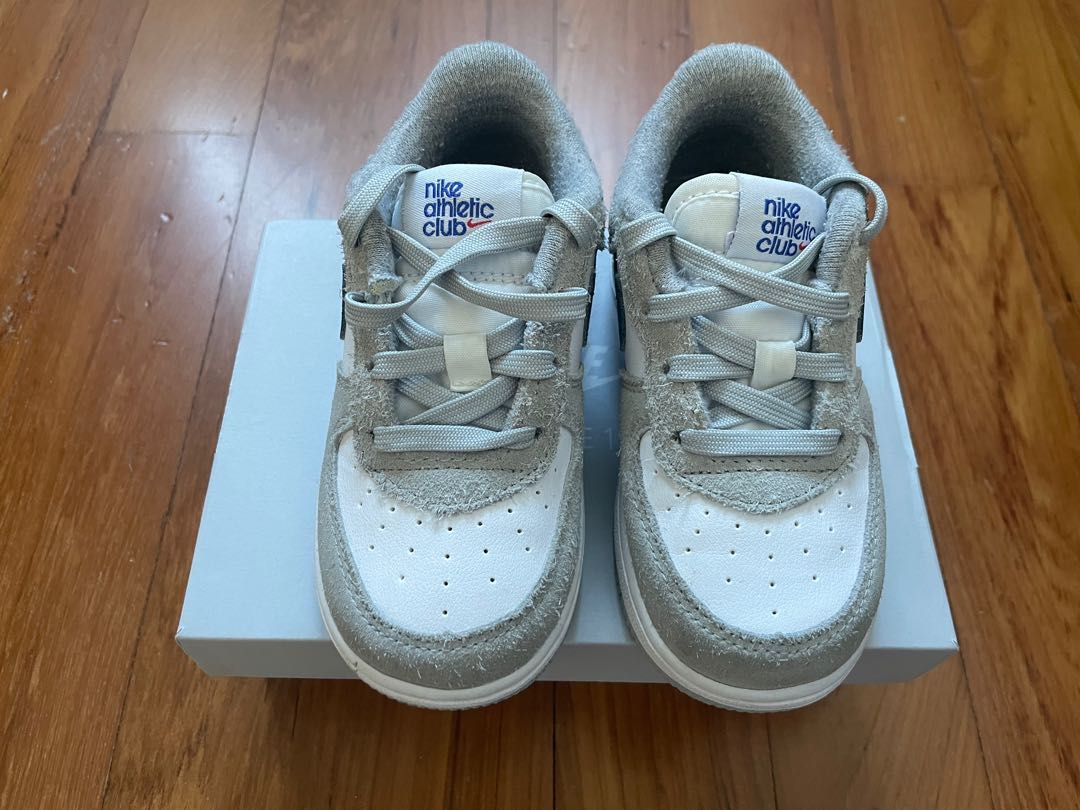 White & blue air discount force 1 lv8 3 trainers