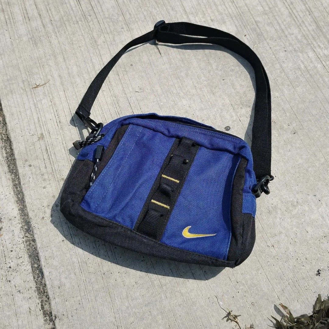 Nike vintage 2 in 1 sling bag pouch bag Men s Fashion Bags