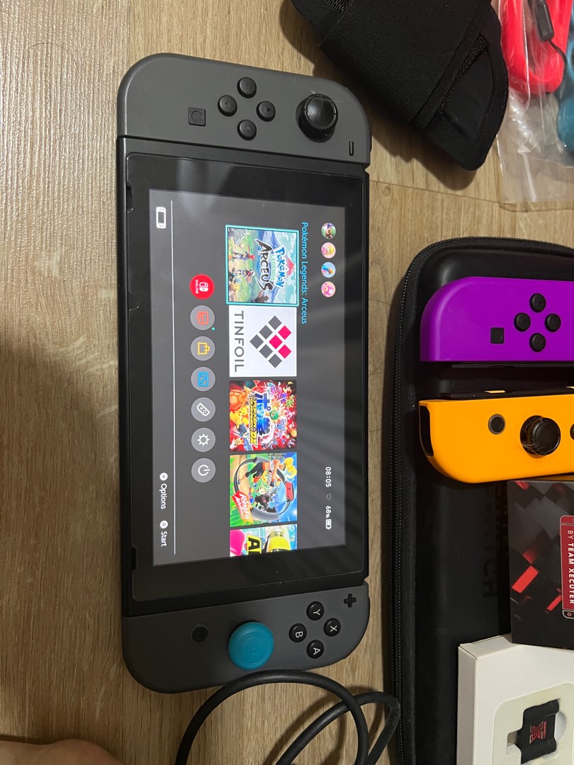 Nintendo Switch V1 Jailbreak 256GB alot accesory full set complete