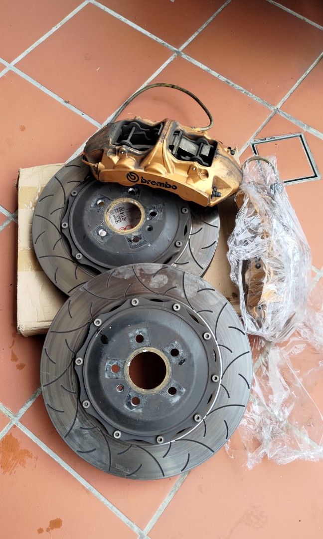 ORIGINAL Brembo GT6 6pot calipers, Auto Accessories on Carousell