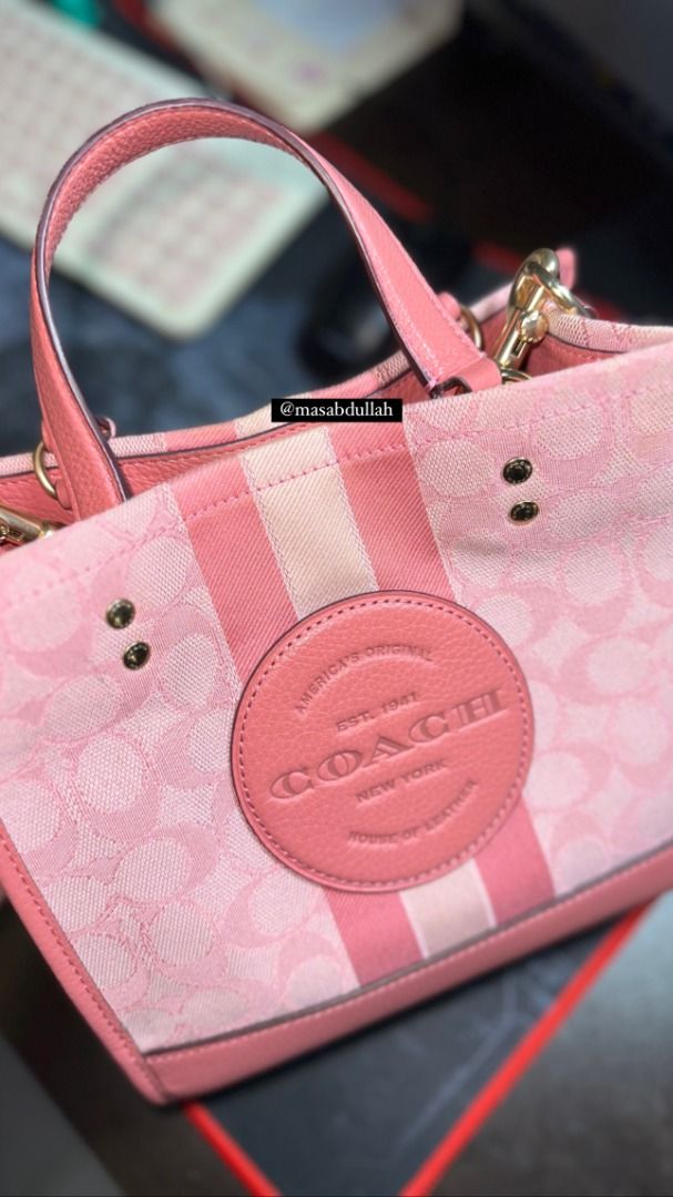 Pink coach deals purse outlet