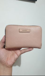 (Category: ) located in . Submitted by mrsmomdeclutter (Listing ID 1226085307, Image 1). Description: .