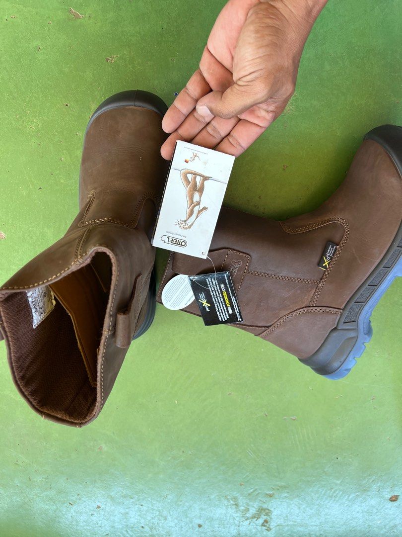 OTTER safety shoes Women s Fashion Footwear Boots on Carousell
