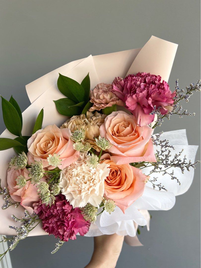 Peach roses fresh flowers bouquet jurong free delivery, Hobbies & Toys