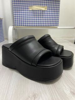 Brand New Platform Sandals • thick black platform heels