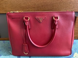 PRADA Medium Galleria Saffiano leather bag, Women's Fashion, Bags &  Wallets, Tote Bags on Carousell