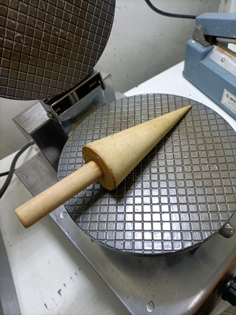 Professional Ice cream waffle cone maker, TV & Home Appliances, Kitchen