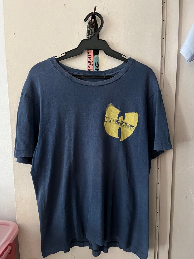 Random tees (Category: Tshirts & Polo Shirts ) located in Makati City. Submitted by van1e (Listing ID 1225952825, Image 1). Description: Preloved tees 100-200 pesos Mandaluyong area meet ups .
