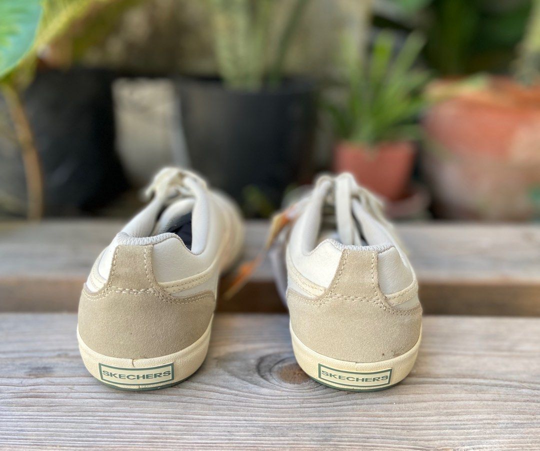 Skechers sale outlet size 8