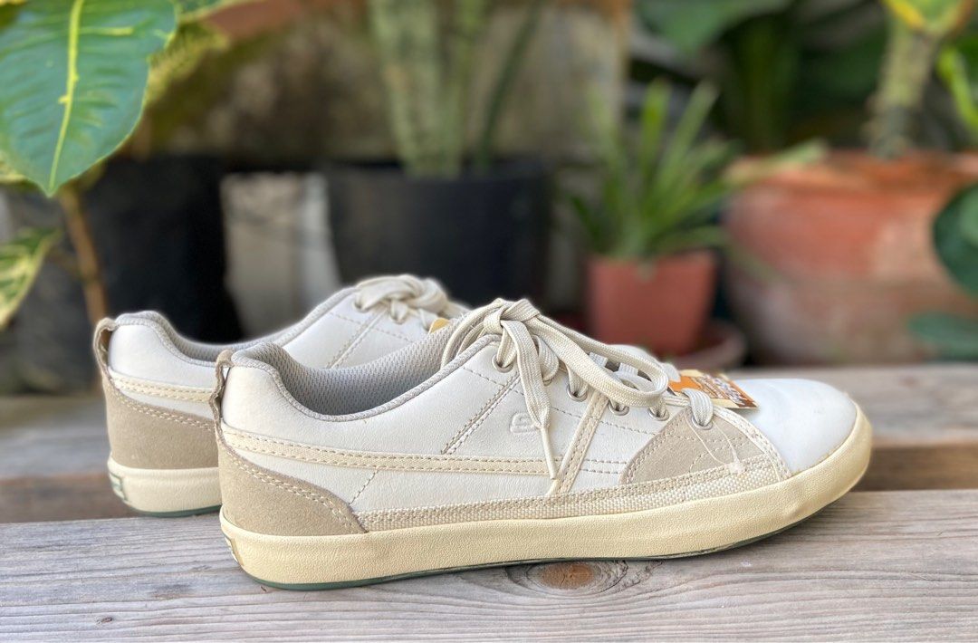 Skechers mens hotsell shoes size 8