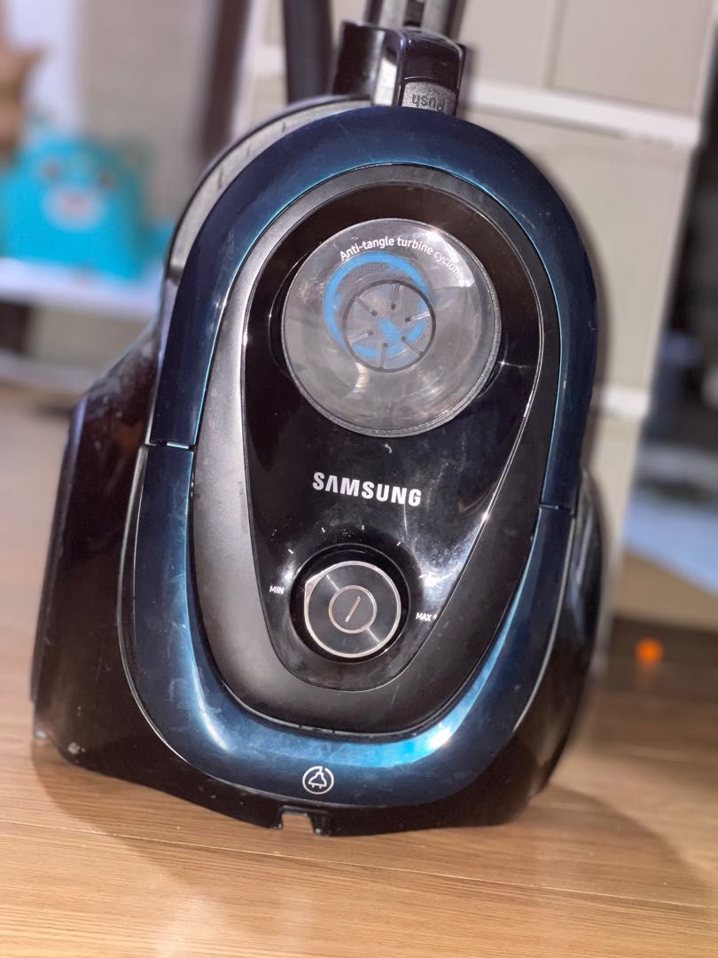 Samsung Canister Vacuum cleaner on Carousell