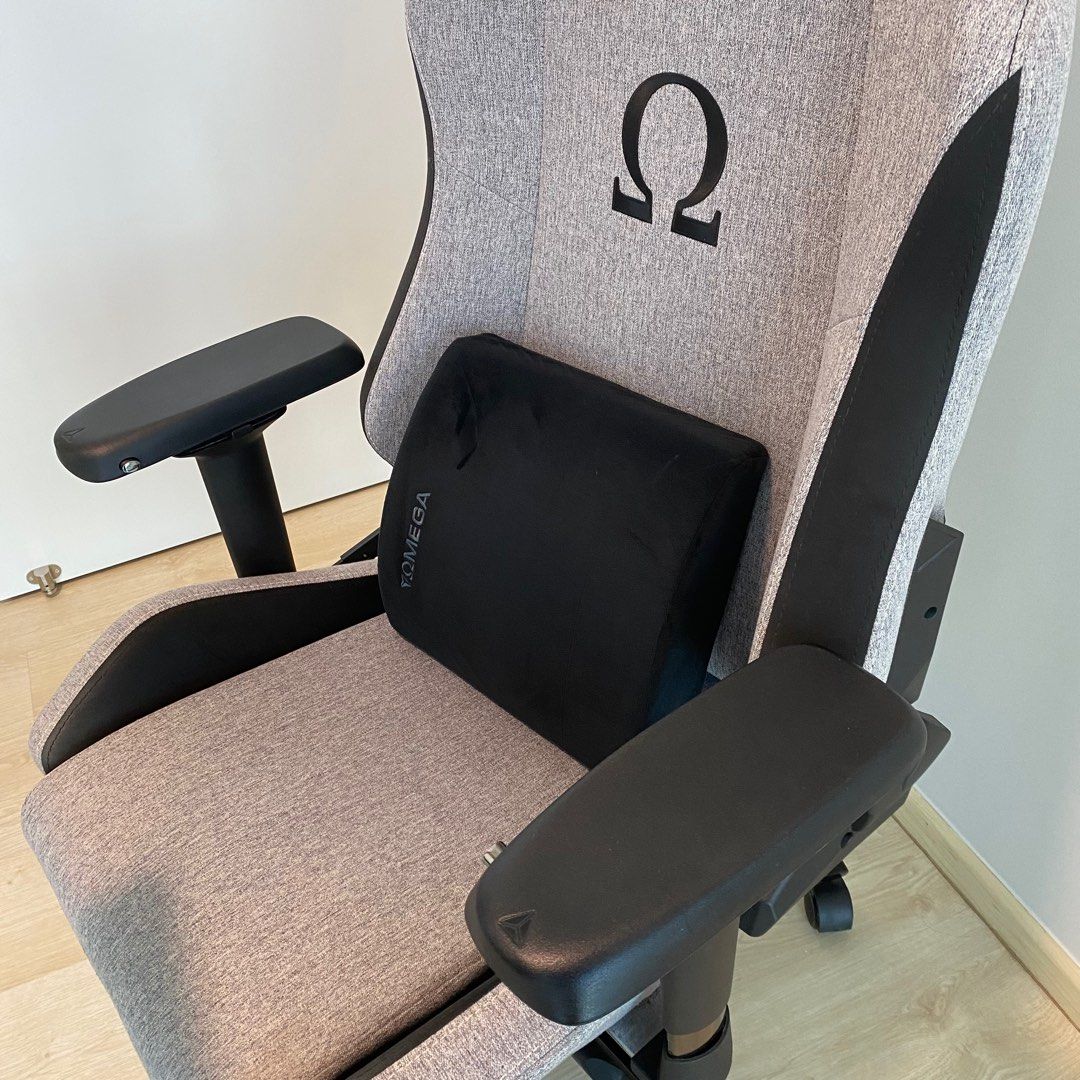 Secret Lab Titan Chair, Furniture & Home Living, Furniture, Chairs on