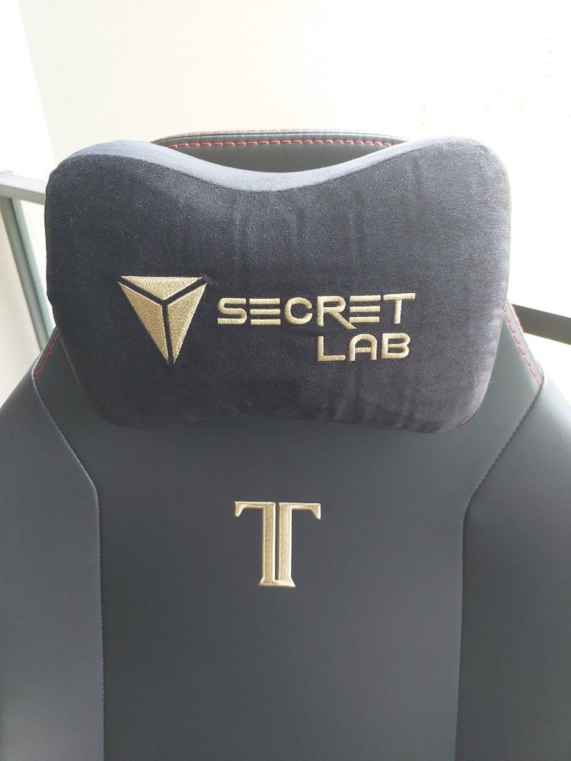Secretlab Titan Evo 2022 & Memory Foam Head Pillow (w/ invoice