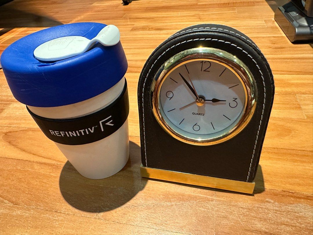 Small Clock (Category: Clocks) located in Singapore. Submitted by donovanng92 (Listing ID 1226073621, Image 3). Description: .