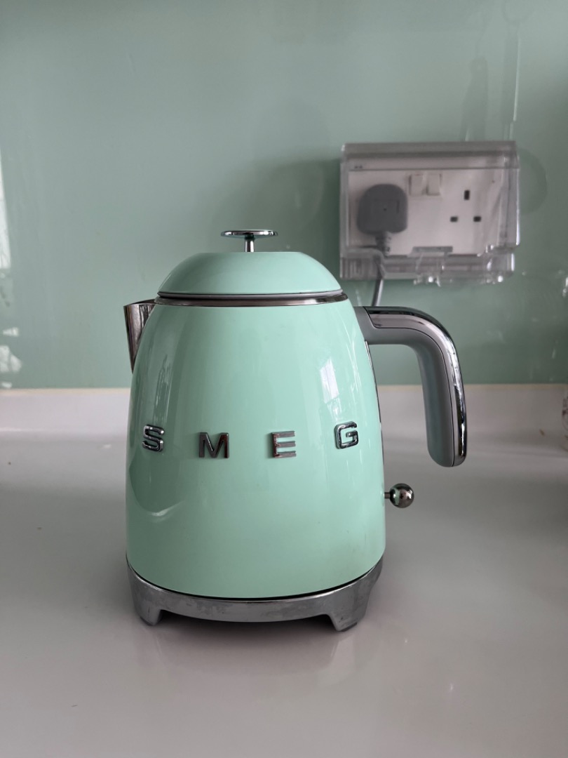 Smeg electric kettle (small), TV & Home Appliances, Kitchen Appliances