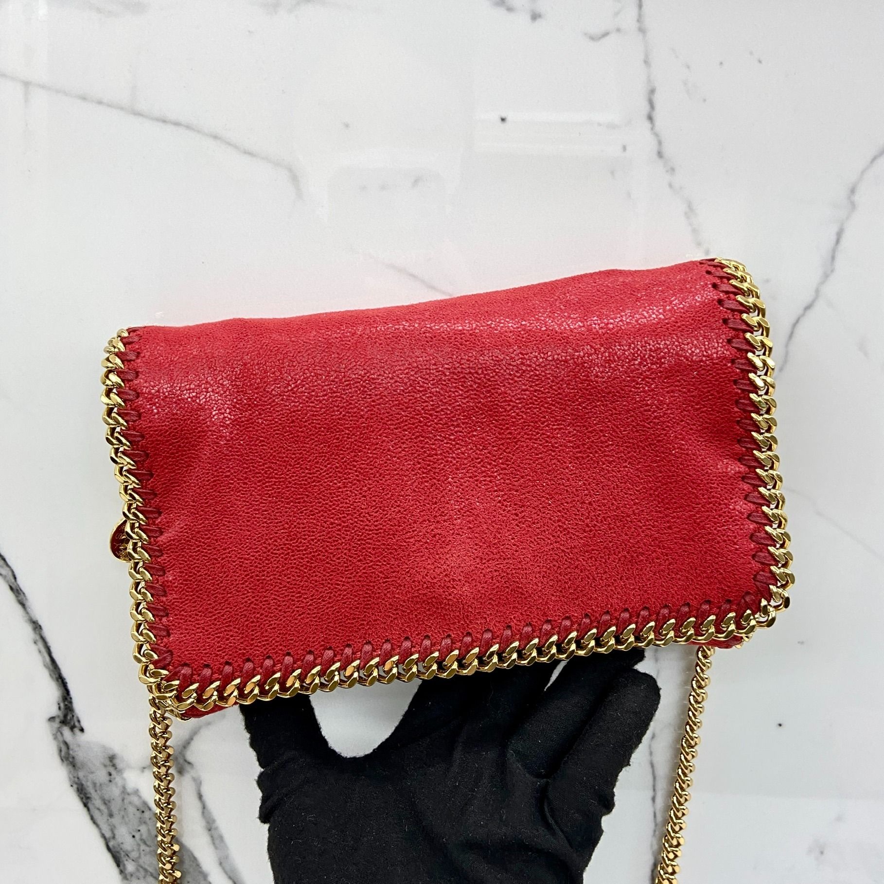 Red chain clearance shoulder bag