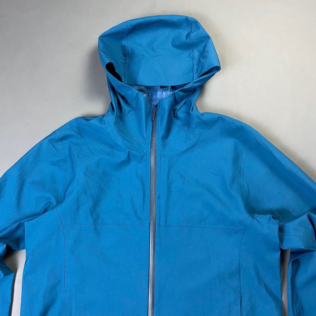 Uniqlo Waterproof Jacket, Men's Fashion, Coats, Jackets and Outerwear on Carousell