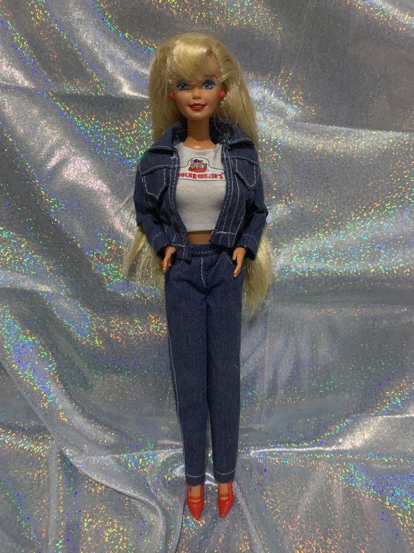 Chuck e cheese barbie 2025