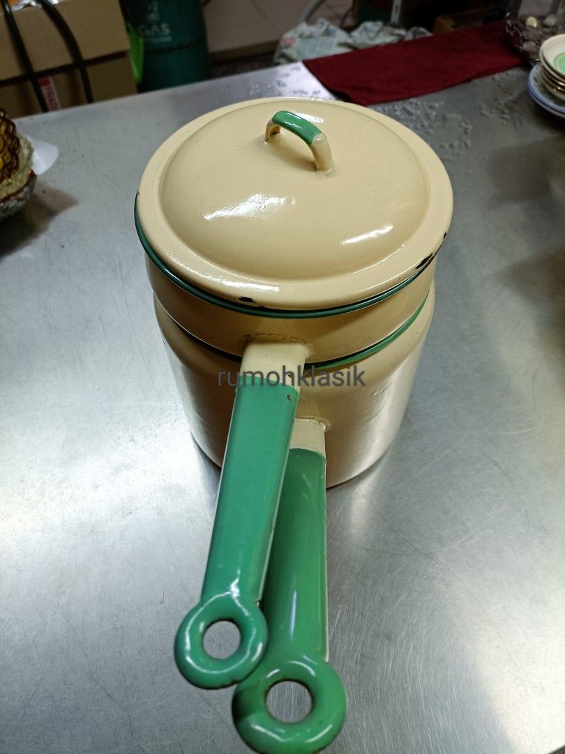 Vintage enamel double boiler, Hobbies & Toys, Collectibles