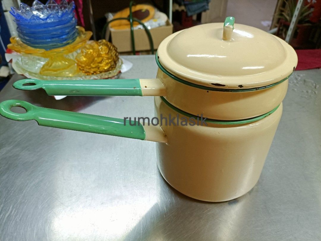 Vintage enamel double boiler, Hobbies & Toys, Collectibles