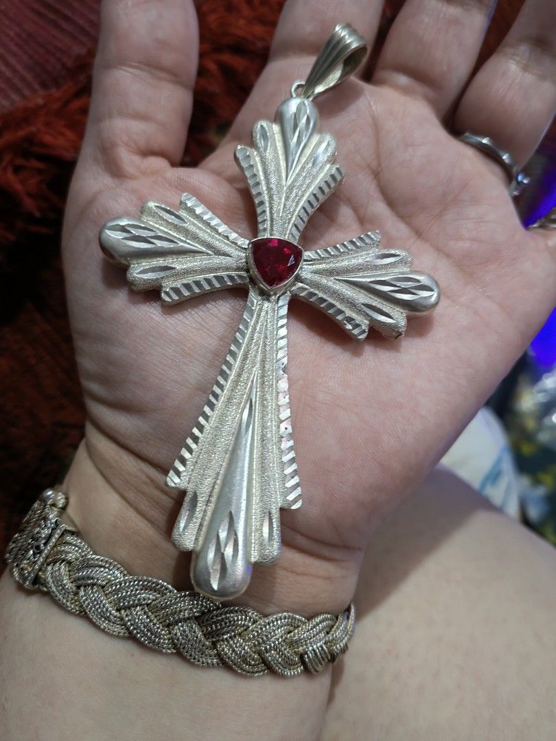 Vintage Ruby Cross (Category: Vintage Collectibles) located in Marikina City. Submitted by dlsctrading (Listing ID 1225974851, Image 1). Description: Extra large size Vintage cross with authentic Ruby center stone. Chance to have one of a kind item. A collector's hoard. Price is negotiable...