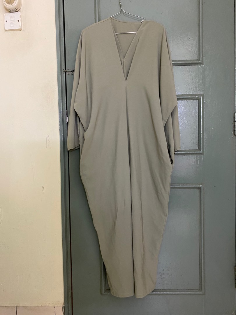 Kaftan Styled Jubah in Sage Green, Women's Fashion, Muslimah