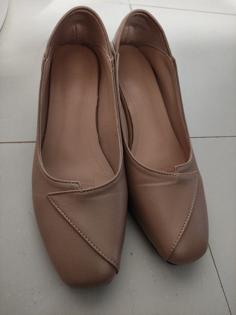 Wide beige heels sale