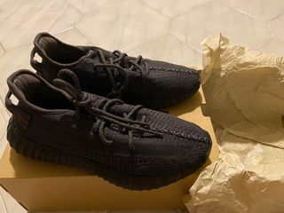 All black discount yeezy 350