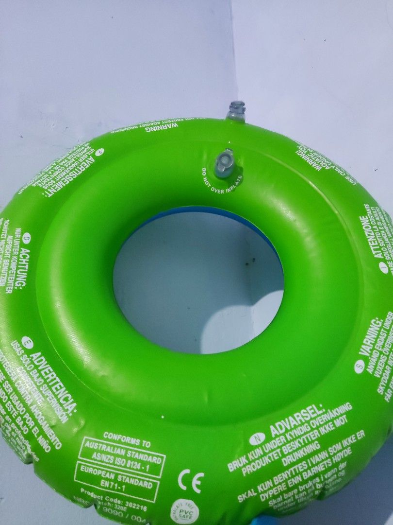 Zoggs swim ring 23tahun (biru), Bayi & Anak, Lainnya di Carousell