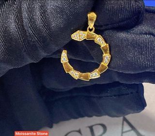 18K Saudi Gold Moissanite Dia Pendant