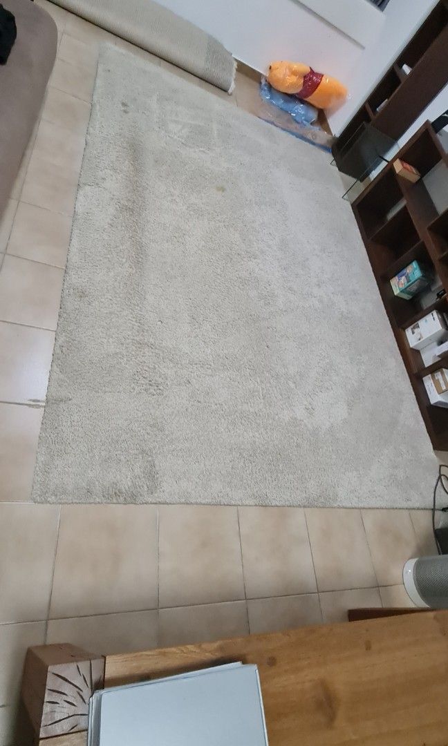 3 by 2m of carpet. Ikeabought, Furniture & Home Living, Home Decor