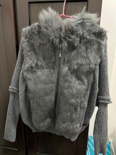 灰色連帽羊毛狐狸毛披風、斗篷式羊毛上衣、也可做毛衣外套