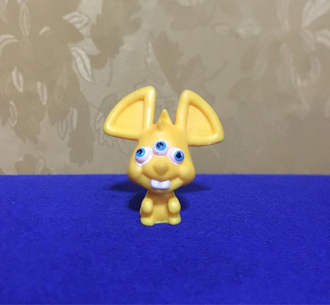 🧸 MOSHI MONSTERS 🧸 (Category: Vintage Collectibles) located in Dasmarinas. Submitted by xavier_and_tracy (Listing ID 1226164077, Image 2). Description: 🧸 MOSHI MONSTERS 🧸 • Brand: Moshi Monsters / VTG (no visible markings) • Condition: Good • Authentic • Material: Hard Vinyl • Dimension: - Height: Approximately 4.5 cm - Width: Approximately 3 cm • Issue: - May show minimal chipped off paint on the nose 💰 Php200 each 💰.