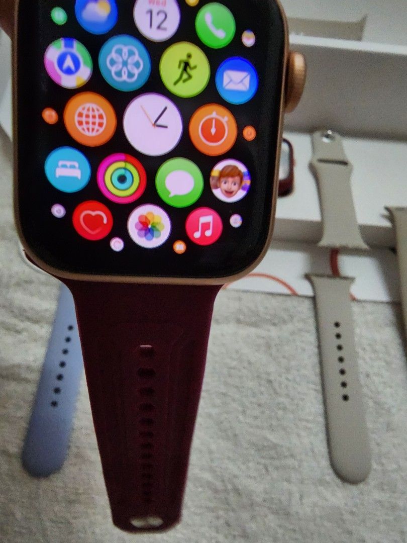 Gold aluminum case with sport band deals