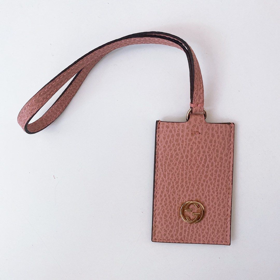 Gucci best sale leather tag