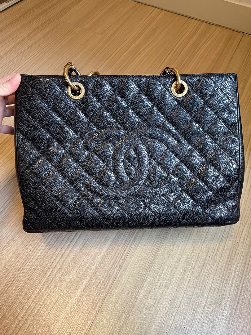 Authentic Chanel Grand Shopping Tote GST Caviar Leather Bag with GHW,  Luxury, Bags & Wallets on Carousell