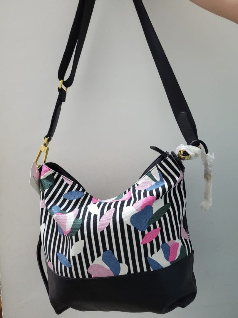 Fossil maya hotsell hobo dark floral