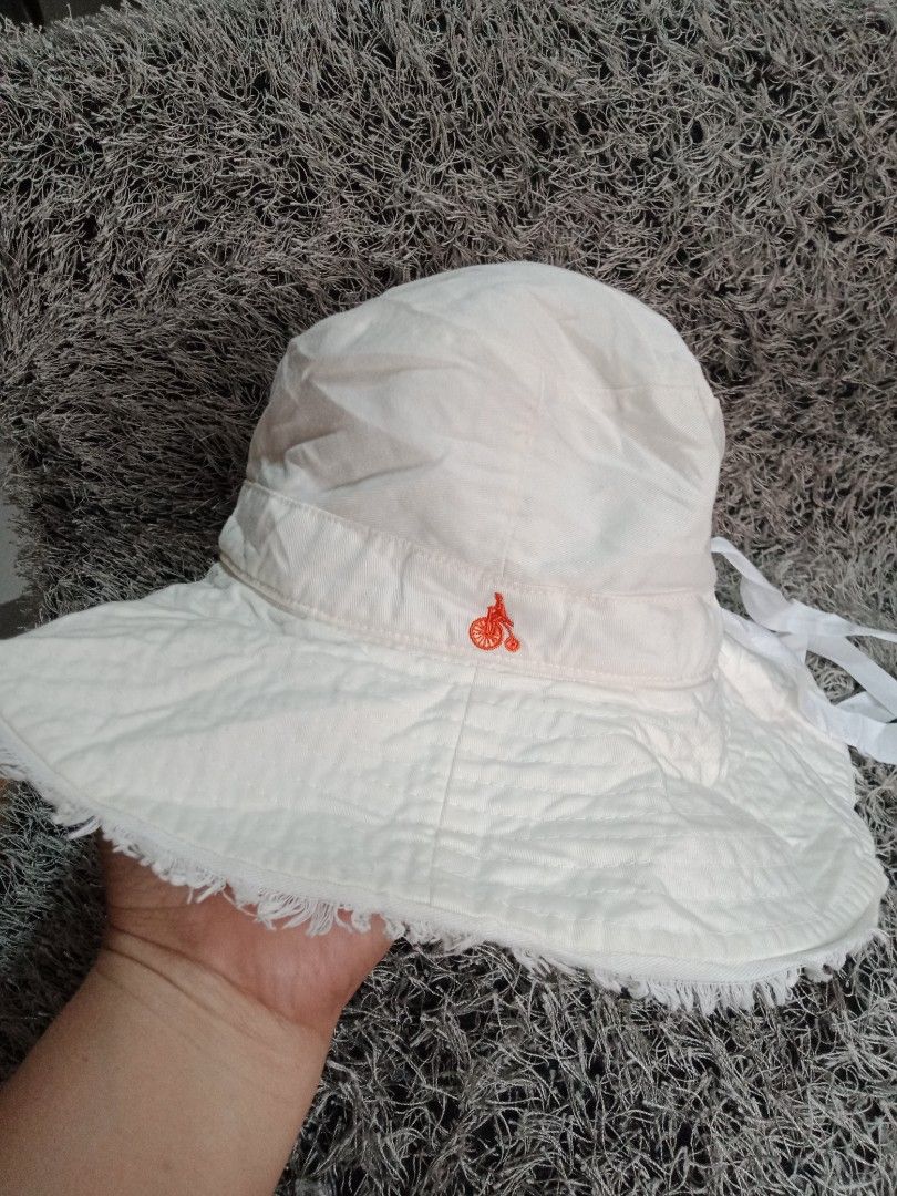 Beanpole Bucket Hat on Carousell