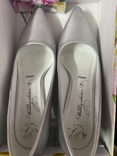 (Category: ) located in . Submitted by preloved_tira8 (Listing ID 1226232540, Image 1). Description: .