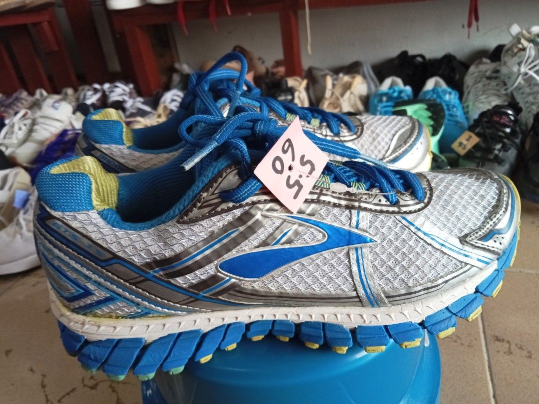 Brooks deals dna sneakers