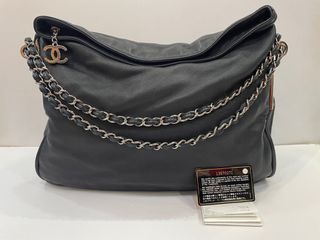 CHANEL BLACK LAMBSKIN SHOULDER BAG
