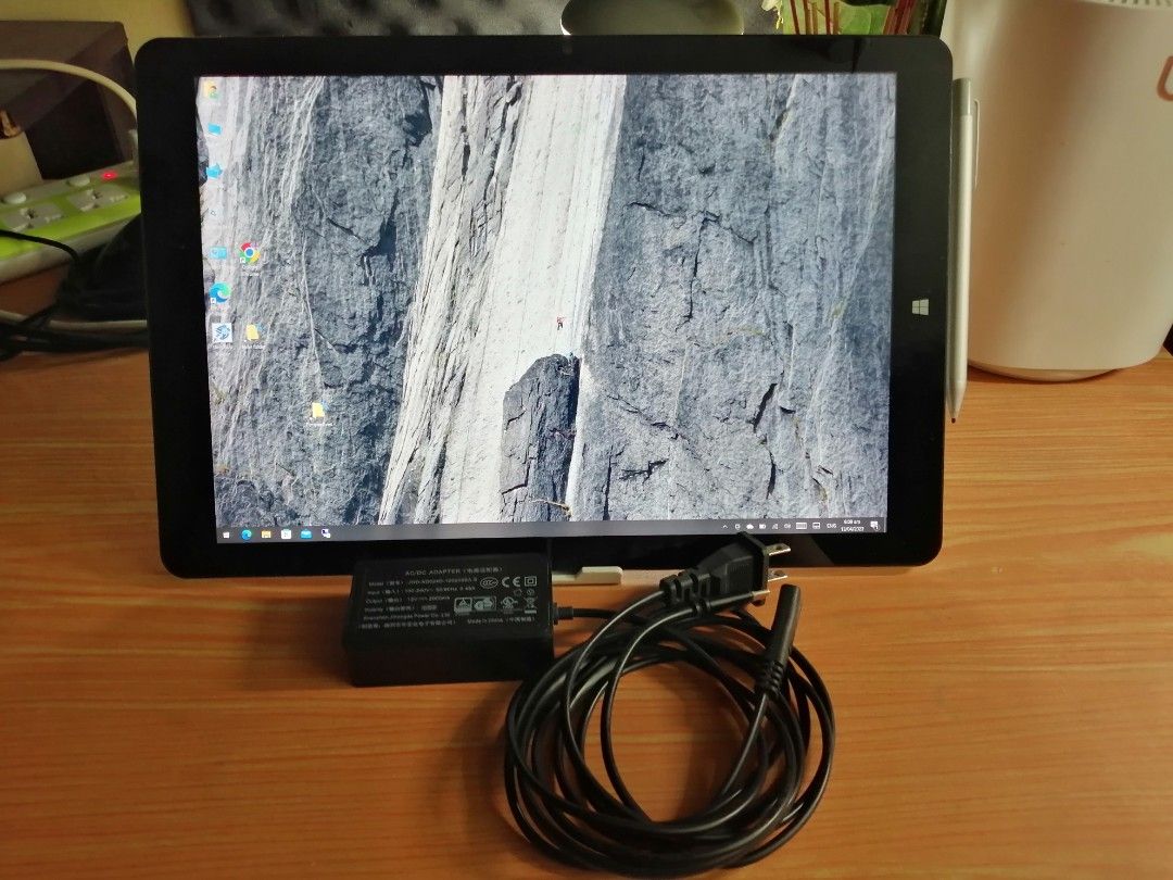 Chuwi Hi13 13.5" 2K Display Windows Tablet (Category: Windows) located in Quezon City. Submitted by Sai_R (Listing ID 1226310980, Image 1). Description: https://youtu.be/hOrqBWNqql8 Chuwi Hi13 with original charger and stylus. No box AAAA battery not included (for stylus) Lady owned For specs please refer to the photos. MOP: Cash or Gcash only MOD: Meet up or Pick up book your own Lalamove rider.