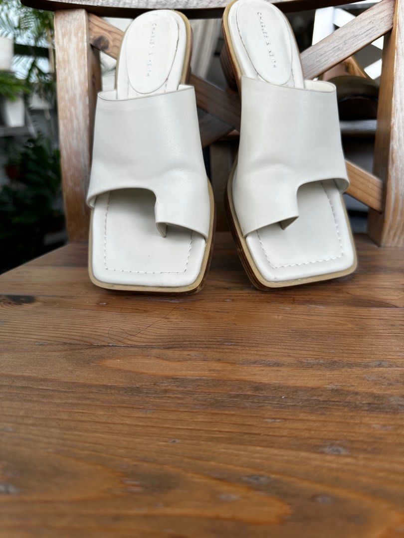 Clark's White Sandals, Women's Fashion, Footwear, Heels on Carousell